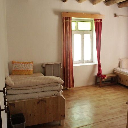 Tsetan Guest House เลห์ ภายนอก รูปภาพ