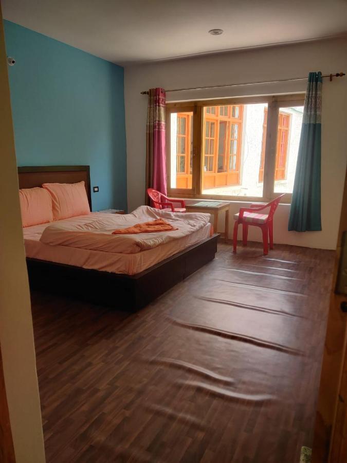 Tsetan Guest House เลห์ ภายนอก รูปภาพ