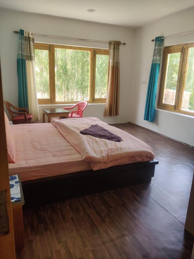 Tsetan Guest House เลห์ ภายนอก รูปภาพ