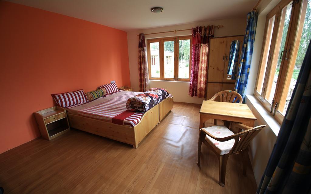 Tsetan Guest House เลห์ ภายนอก รูปภาพ