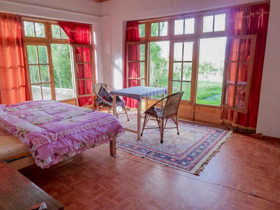 Tsetan Guest House เลห์ ภายนอก รูปภาพ