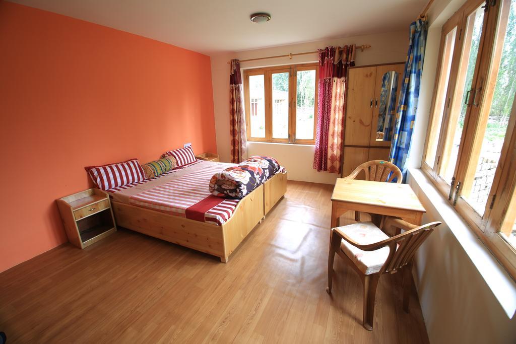 Tsetan Guest House เลห์ ภายนอก รูปภาพ