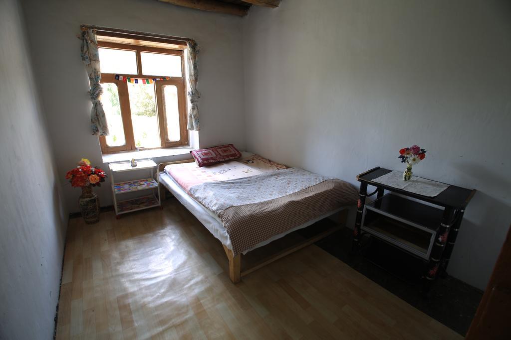 Tsetan Guest House เลห์ ภายนอก รูปภาพ